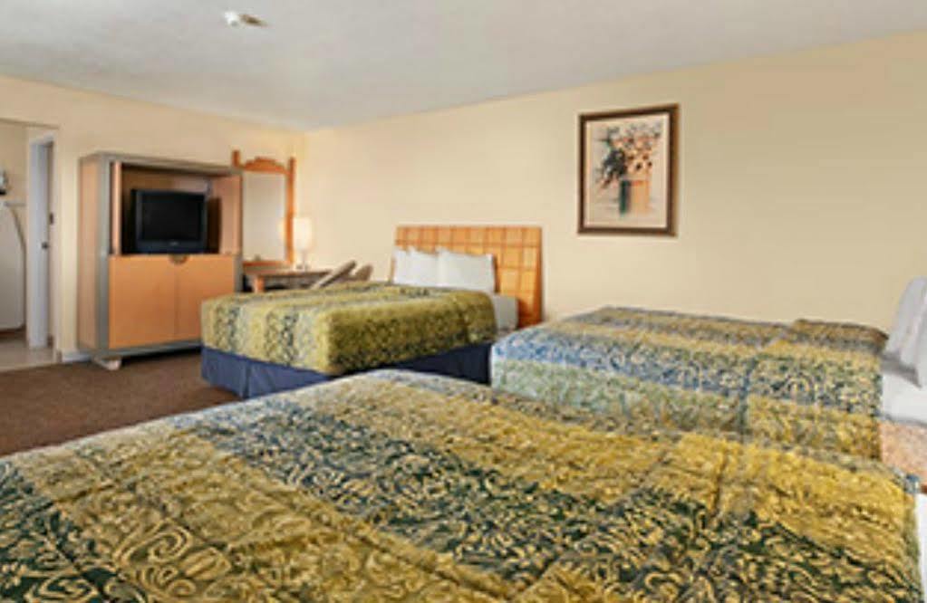 Travelodge By Wyndham Clovis Εξωτερικό φωτογραφία